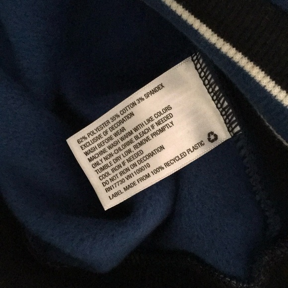 New With Tags Black And Blue OshKosh Pullover Boys Sweatshirt Size 4T - Picture 5 of 6